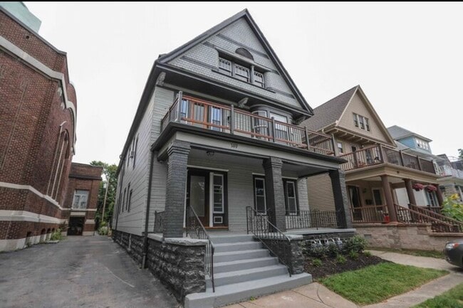 Building Photo - 149 Richmond Ave