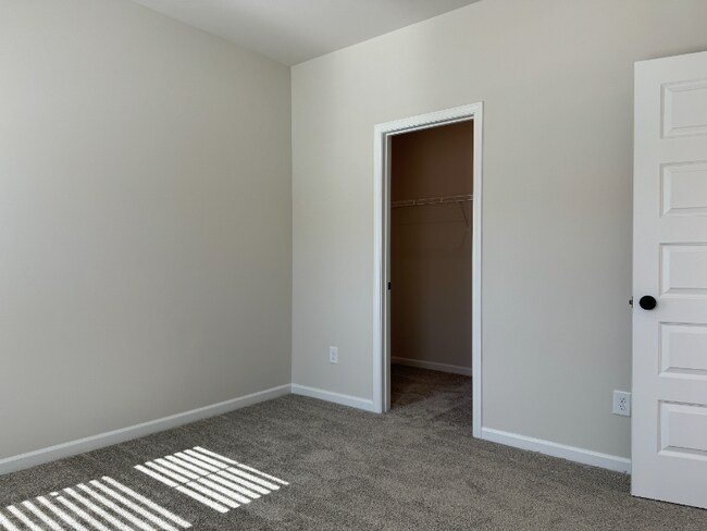 Building Photo - 355 Sterling Creek Way