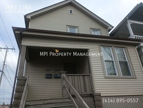 Building Photo - 454 N 28th St