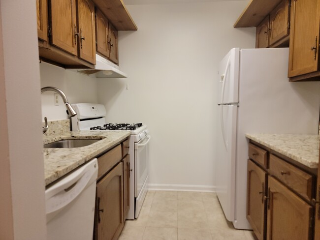 Kitchen - 5940 Cove Landing Road