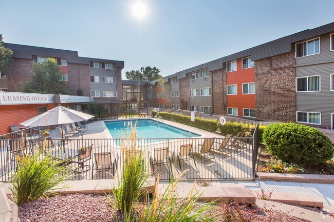 Apartments Near Cheyenne Mountain Shopping Center In Colorado Springs   Image 