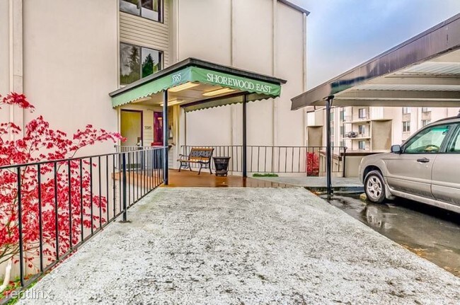 Foto del edificio - 5585 E Evergreen Blvd