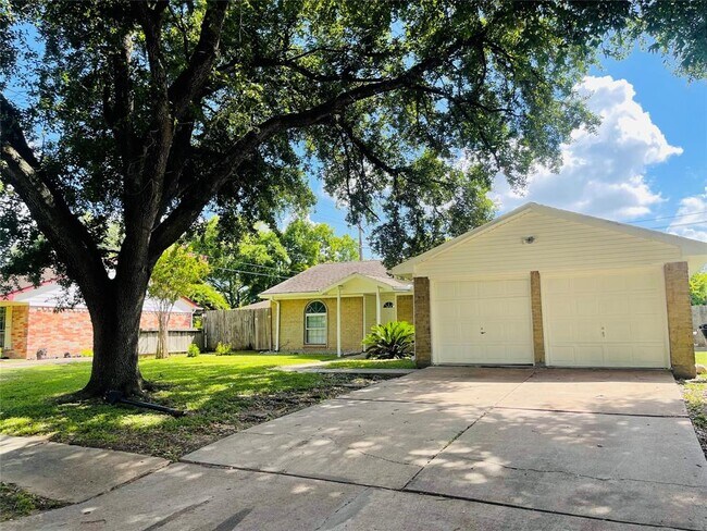 Foto del edificio - 12431 Huntington Field Dr