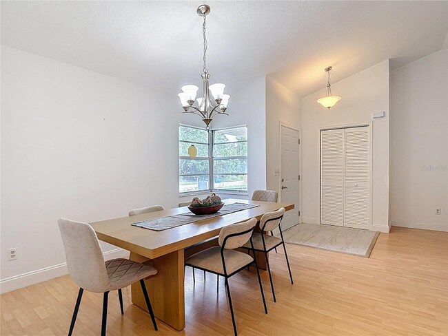 Foto del edificio - 5344 Lowell Ave