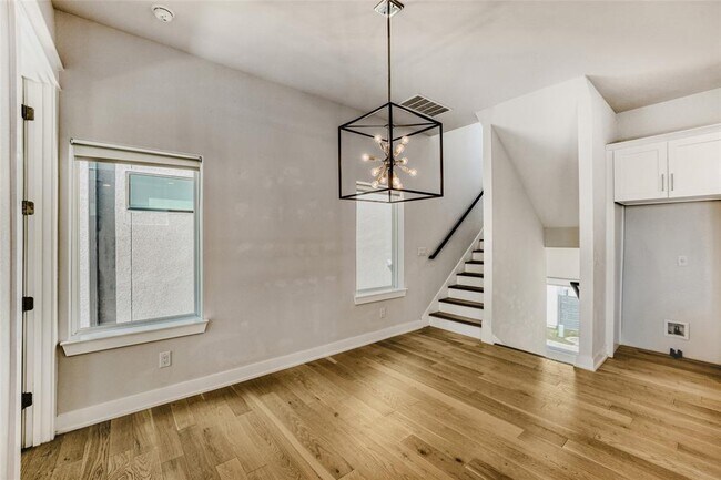 Foto del edificio - 5002 Pecan Springs Rd