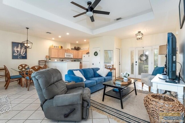 Building Photo - 29 Torrey Pines Dr