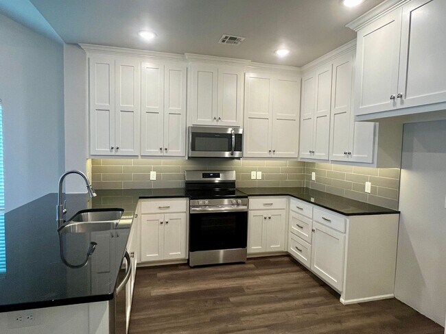 Foto del edificio - Beautiful 2 Bed 2 Bath!