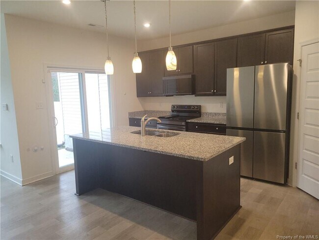 Foto del edificio - 7736 Leeds Castle Ln