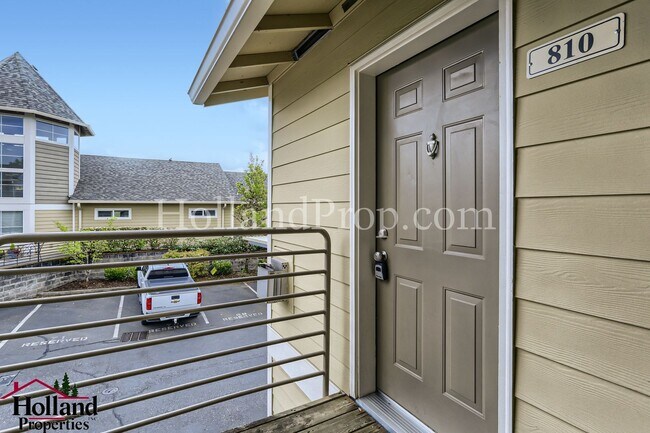 Foto del edificio - Bright & Comfortable Upper-Level Unit – Sp...