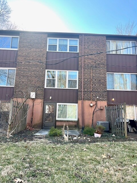 Building Photo - 15 Tower Hill Ct