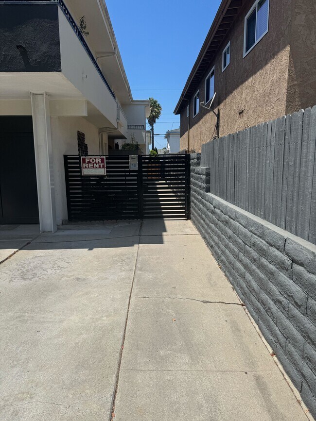 Foto del edificio - 3707 Kelton Ave