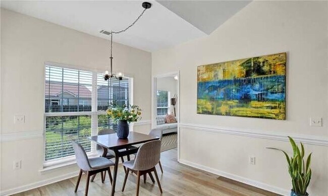 Foto del edificio - 121 Willow Point Cir