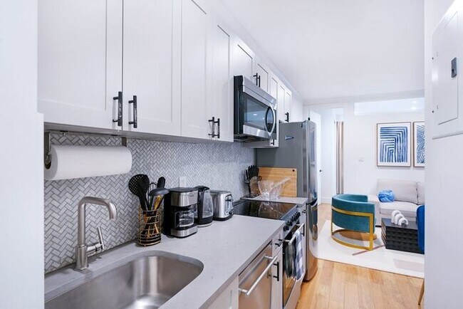 Building Photo - 1288-4RS Newly furnished Prime UES 2BR