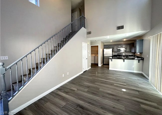 Foto del edificio - 4998 Tioga Pass Ave