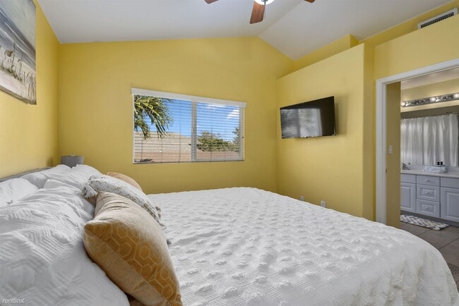 Building Photo - 3 br, 2.5 bath Townhome - 91-2062 Kai 'Oli...