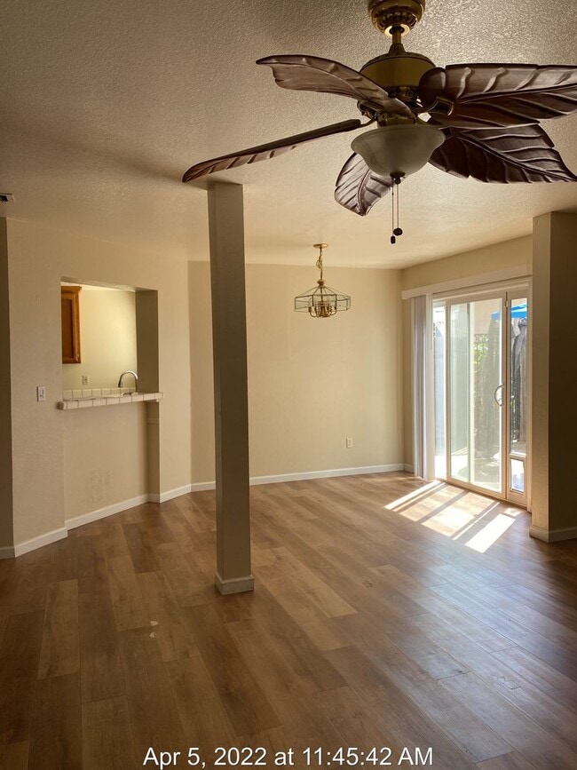 Building Photo - Large Corner Lot