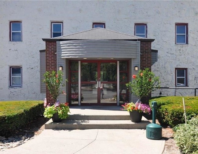 Building Photo - 494 Woonasquatucket Ave
