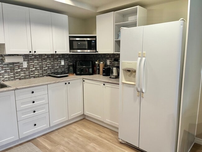 Kitchen - 94 Schroder Cres