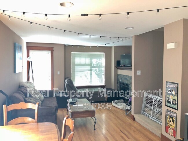 Building Photo - 5260 Brooklyn Ave NE
