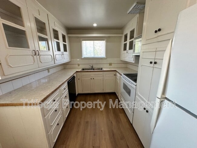 Building Photo - 622 Miller Dr