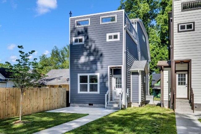 Foto del edificio - Brand NEW East Nashville 3 bedroom/3.5 bat...