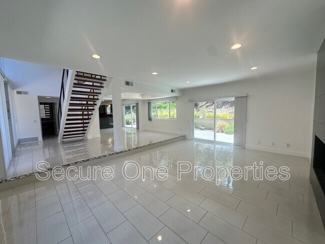 Building Photo - 4654 Galendo St