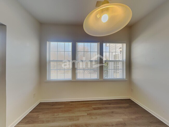 Building Photo - 10339 Samuels Way Dr