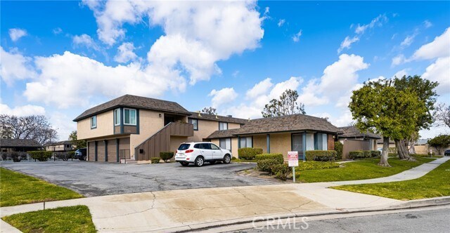 Foto del edificio - 1244 E Bell Ave