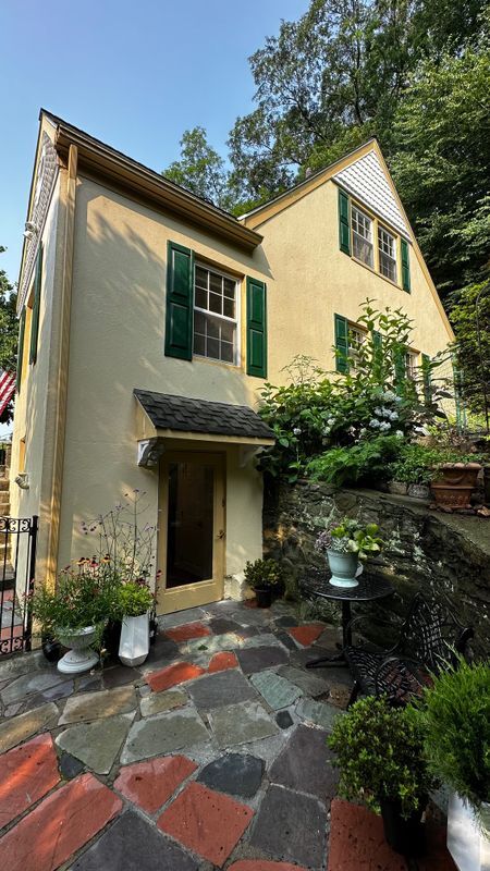 Foto del edificio - 354 Sarles Ln