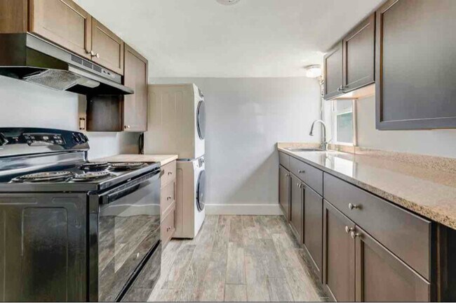 Foto del edificio - 15 Schoolhouse Ln