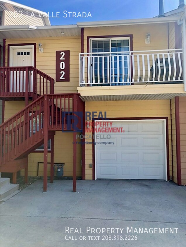 Primary Photo - 3 Bedroom 2 Bath Townhome - 1 Car Garage