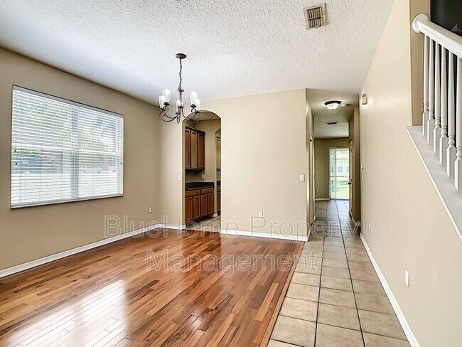 Foto del edificio - 4824 River Gem Ave