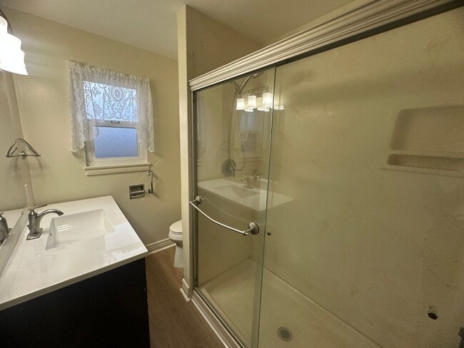 Building Photo - 4767001 /65T