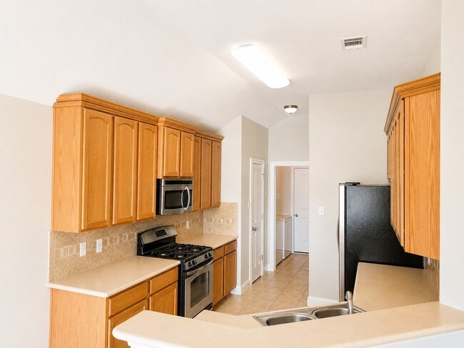 Building Photo - 24914 Rosevale Ct