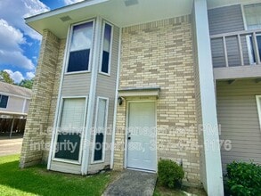 Building Photo - 1761 Boulevard De Province