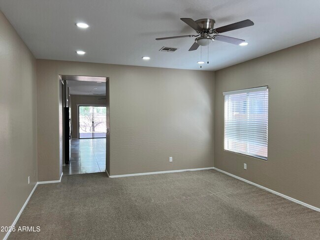 Foto del edificio - 2381 N Monticello Dr