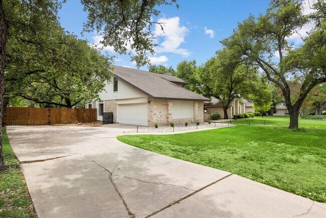 Building Photo - 10505 Spicewood Pkwy