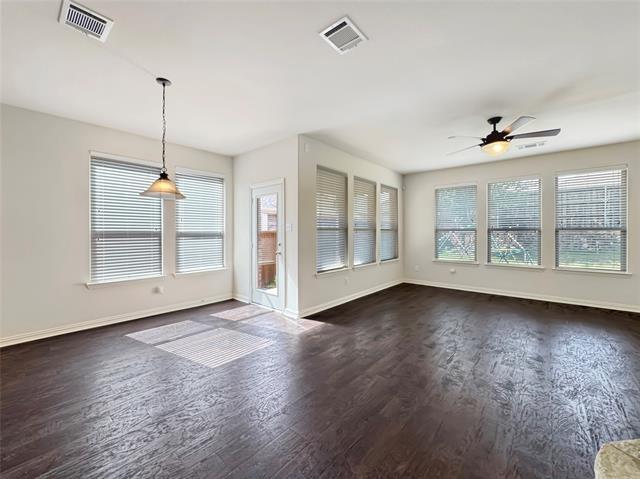 Foto del edificio - 5212 Fringetree Dr