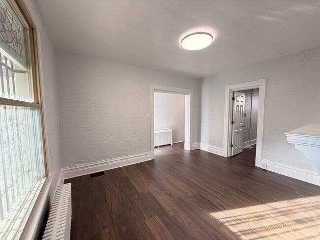 Foto del edificio - 122 Maple Ter