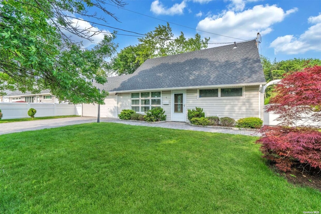 6 Arizona Ave Syosset, NY 11791 Alquileres en Syosset, NY