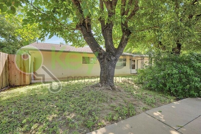 Building Photo - 7603 Linden Ave