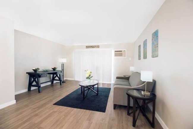 Foto del edificio - 1 bedroom in Panorama City CA 91402