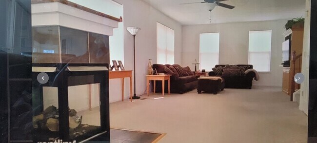 Foto del edificio - 721 Thornbury Rd