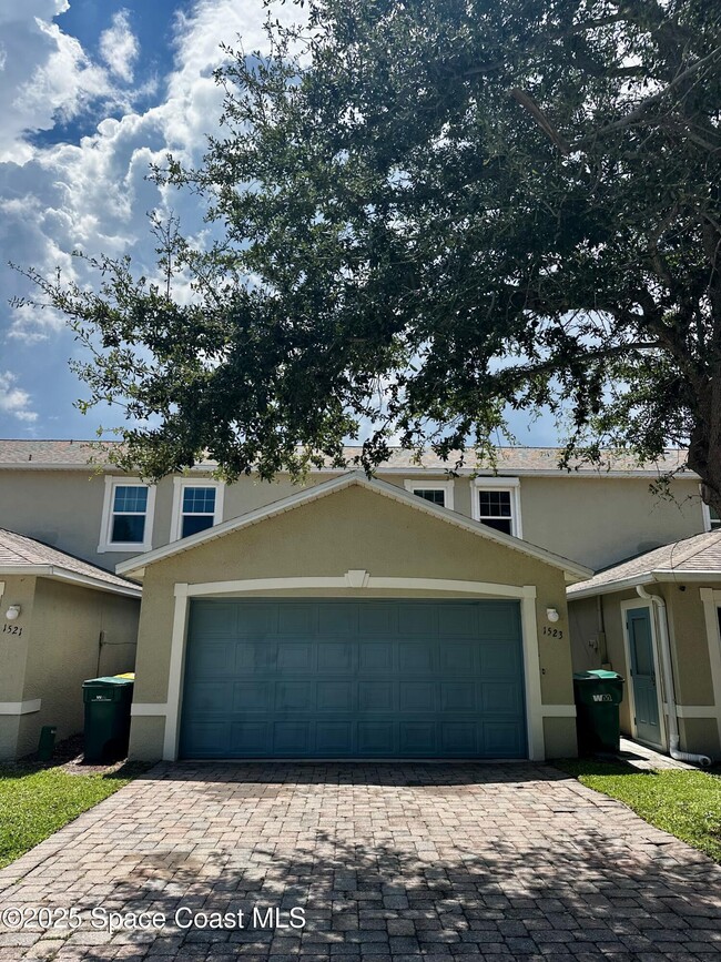 Building Photo - 1523 Beechfern Dr