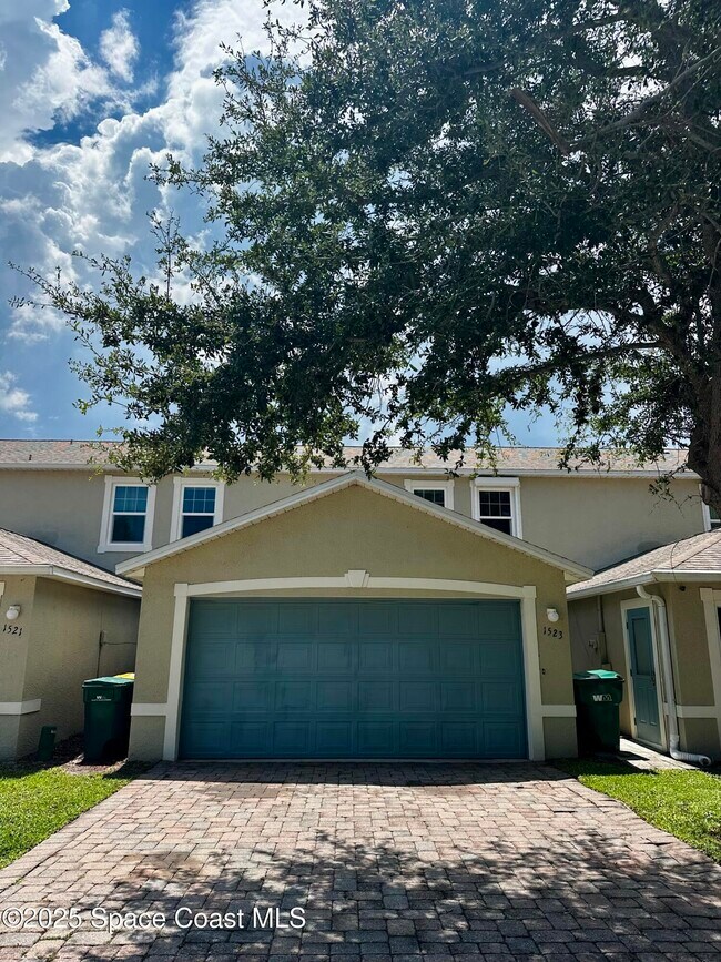 Foto del edificio - 1523 Beechfern Dr