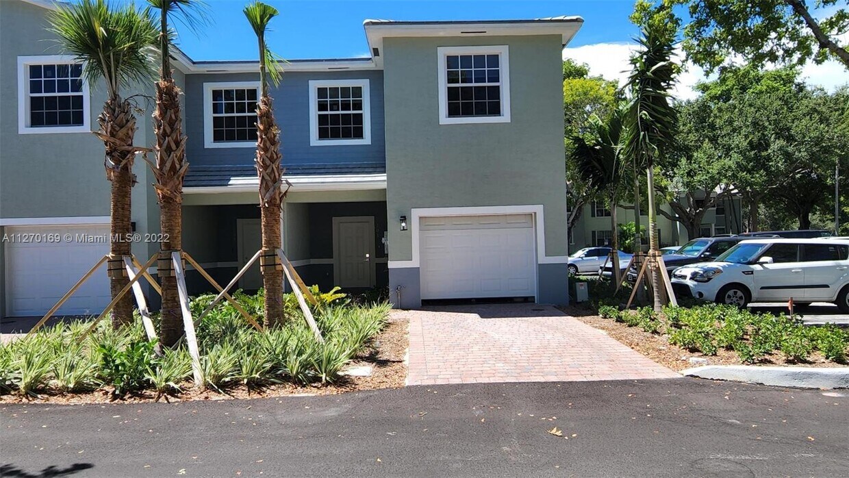 1225 Crystal Way, Delray Beach, FL 33444 Townhome Rentals in Delray