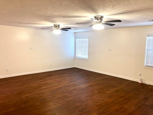 Foto del edificio - 2703 River Ridge Ct