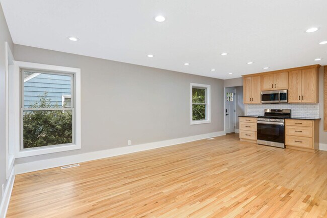 Foto del edificio - 841 24th Ave SE