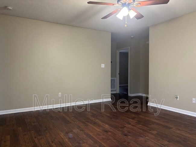 Foto del edificio - 4703 High School Rd