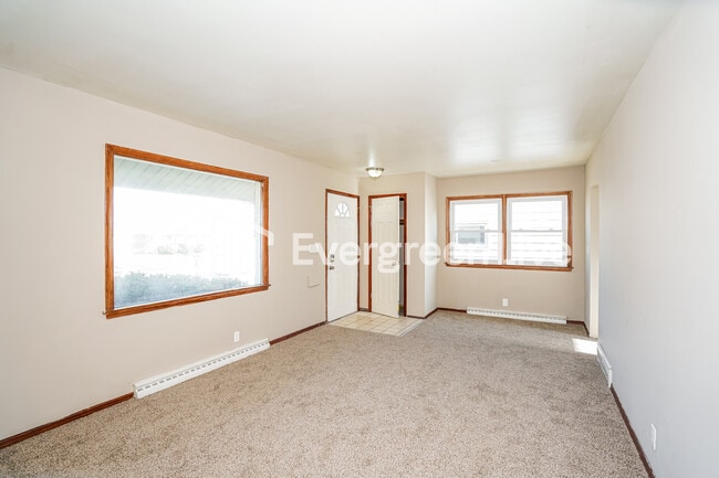 Building Photo - 8715 W Lawrence Ave